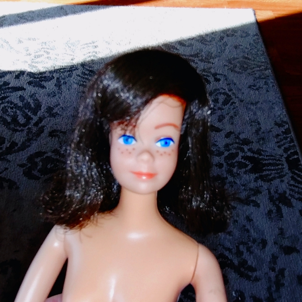 Vintage Barbie brunette flip wig side part Miss Barbie